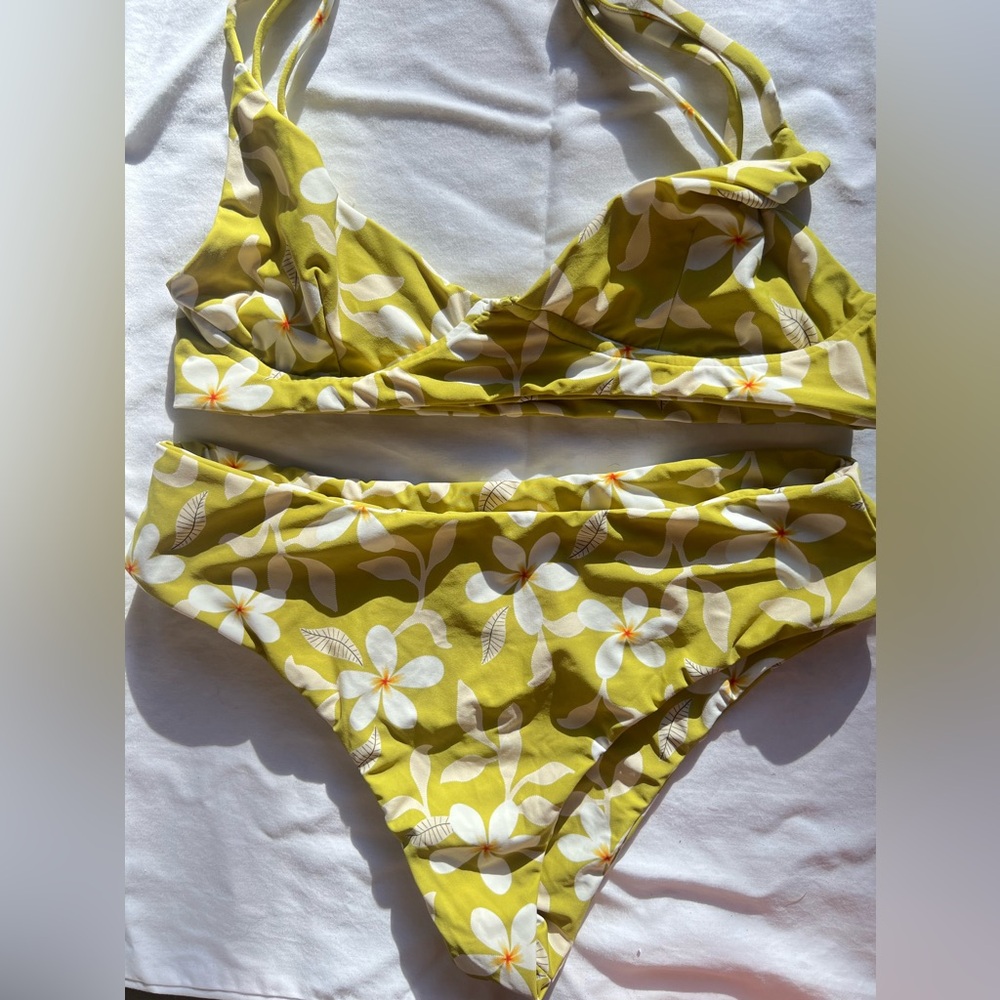 LOKAHI swim